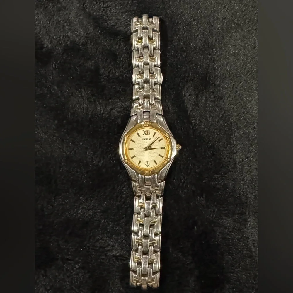 Vintage Seiko Two-Tone Watch - Picture 5 of 7